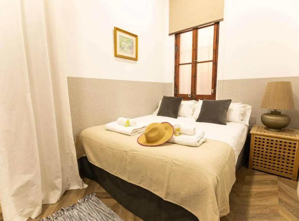 Great Spacious Apartment In The Gothic Quarter Barcelona